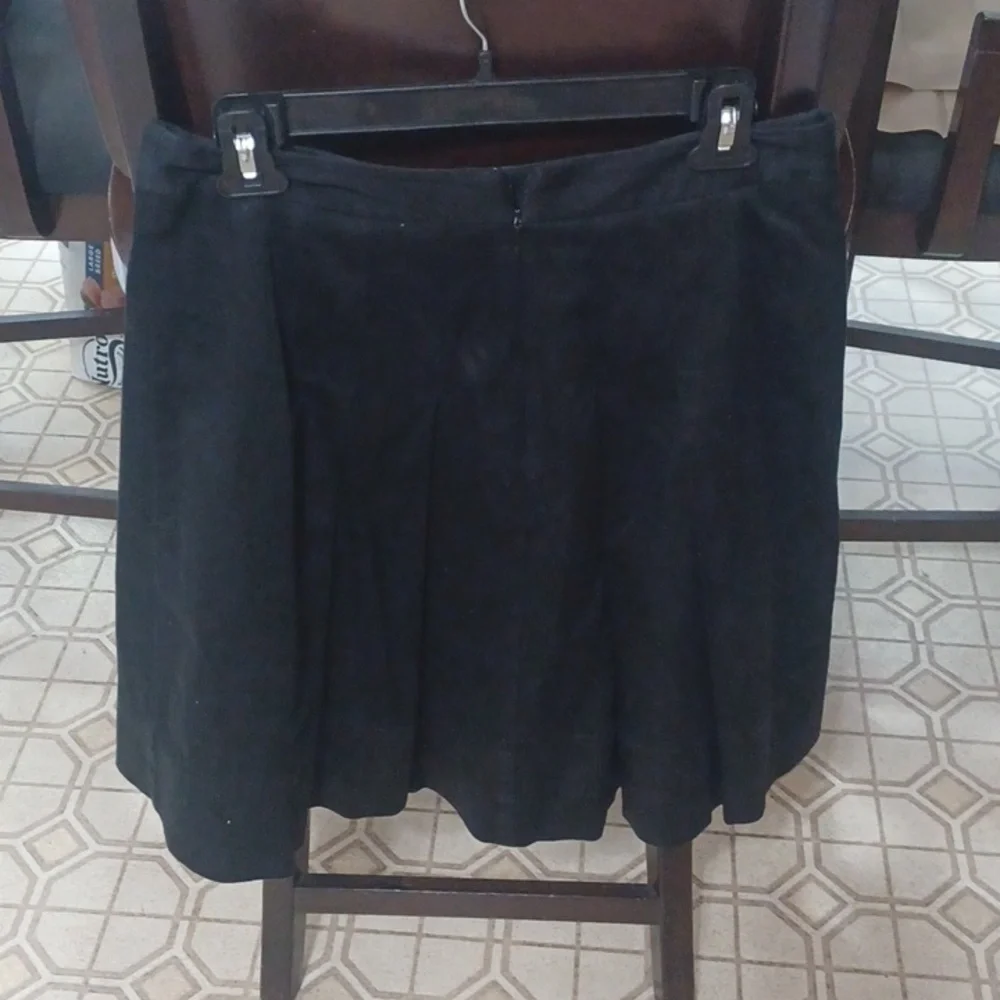 SIZE 6 ANN TAYLOR LOFT PLEATED LINED BLACK SKIRT